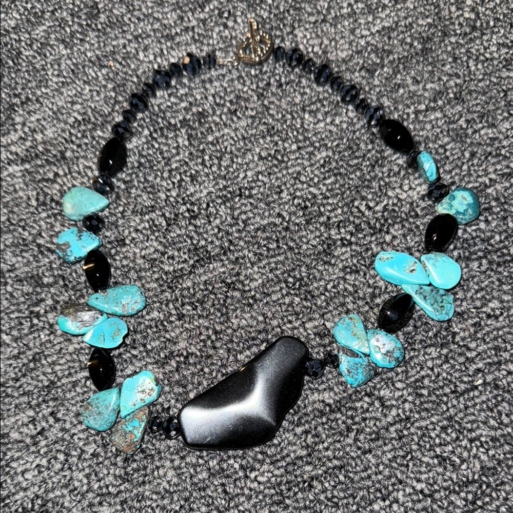 Turquoise and Black Beaded Necklace - Picture 4 of 10
